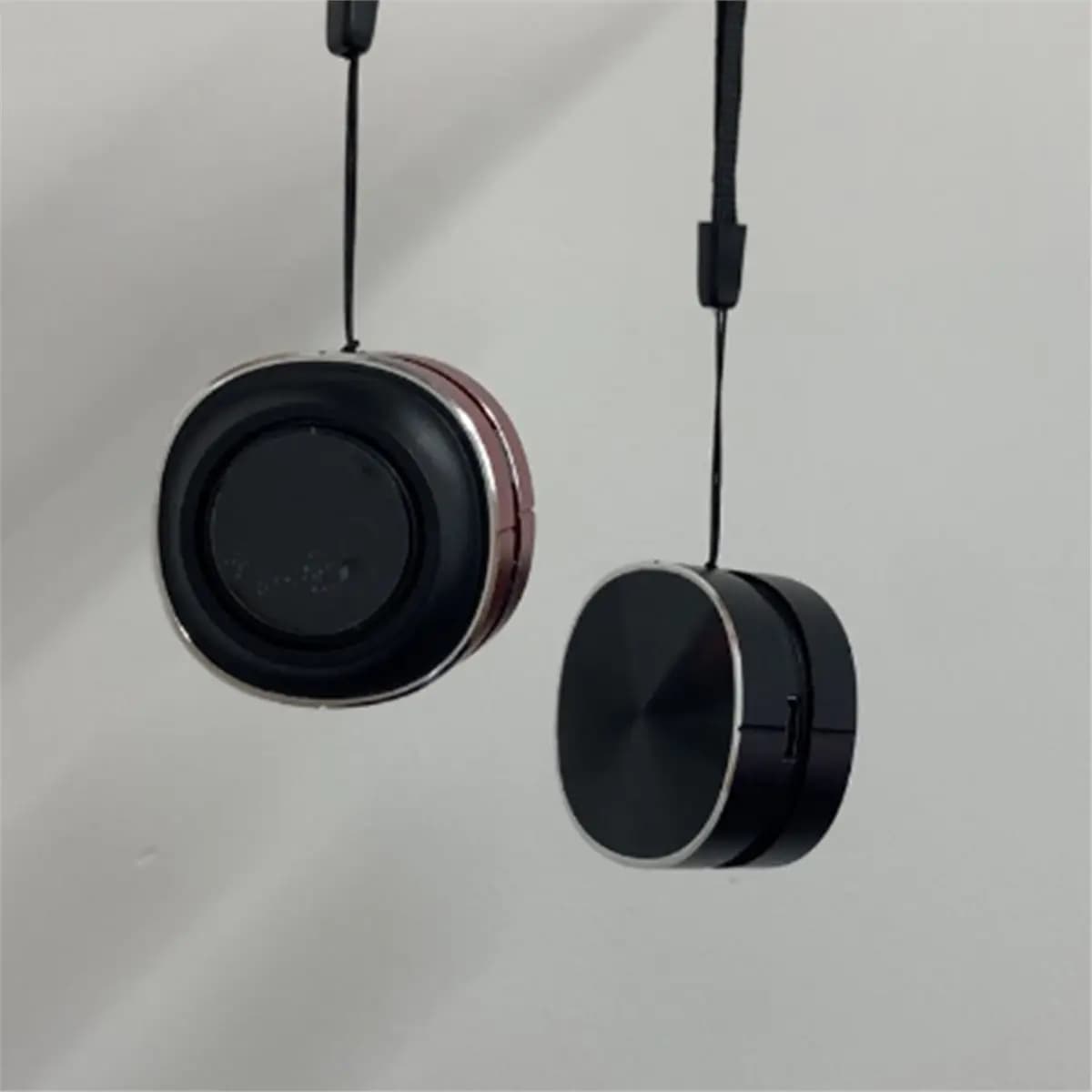 Nuovo Altoparlante a Conduzione Ossea 2026 con Radio FM, Compatibile Bluetooth, Stereo Wireless, Audio Box a Doppio Suono, Mini Altoparlante