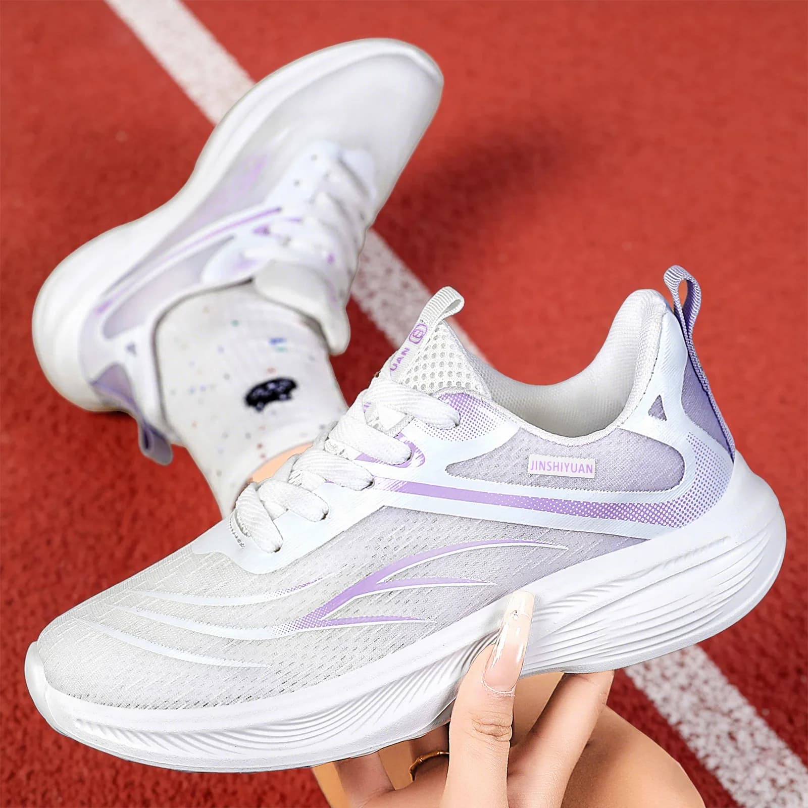 Nuove scarpe sportive leggere primaverili con assorbimento degli urti, scarpe da corsa traspiranti per studenti e addestramento militare, scarpe in rete