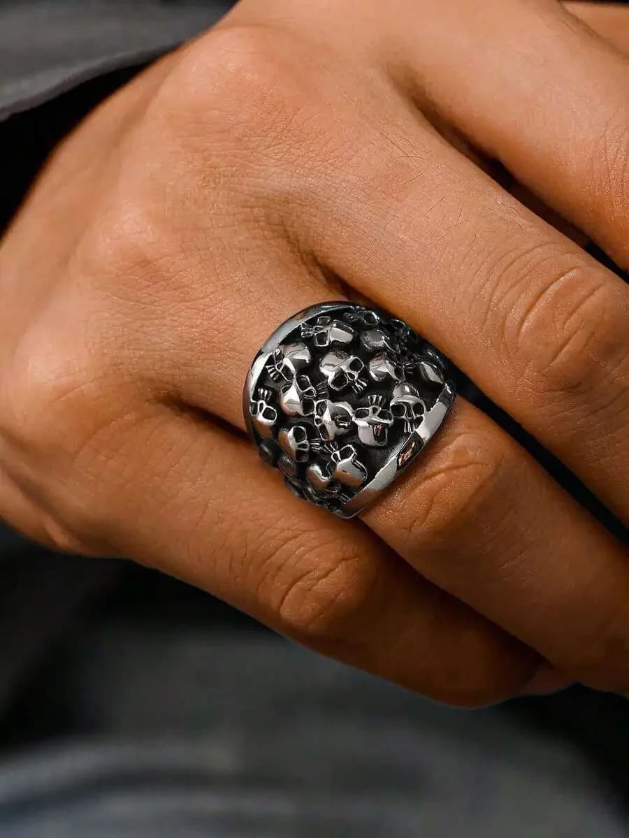 Anello da uomo in acciaio inossidabile con design a teschio e grappolo di teschi, gioiello di tendenza