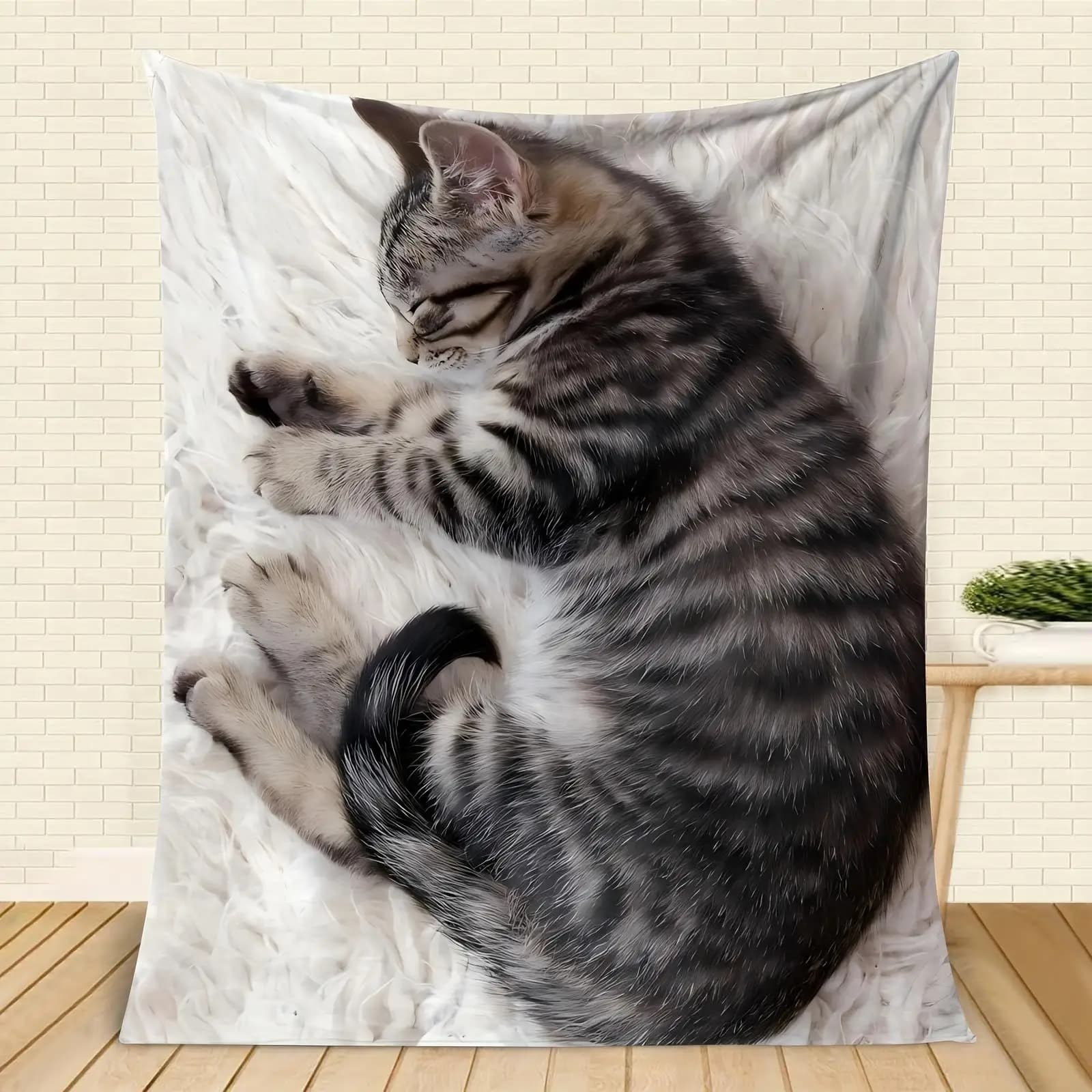 Pattern of a sleeping kitten Flannel printed blanket suitable for all seasons suitable for living room office sofa and travel