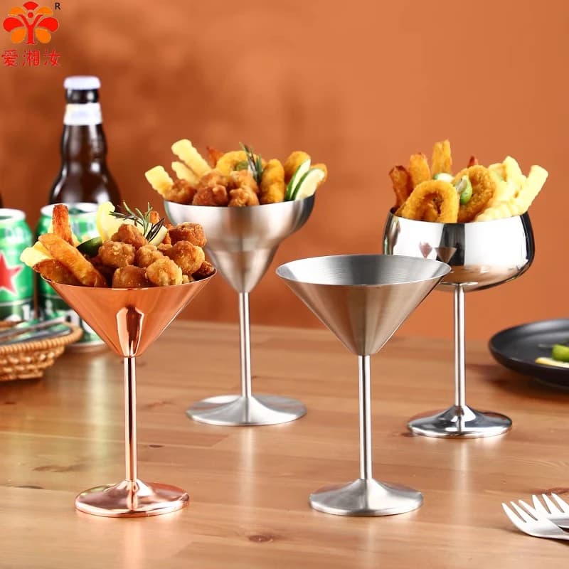 Piatto calice in acciaio inossidabile per alimenti Snack creativi Frutta secca Pollo fritto Tazza Martini Stile coreano Ins Giardino domestico all'aperto