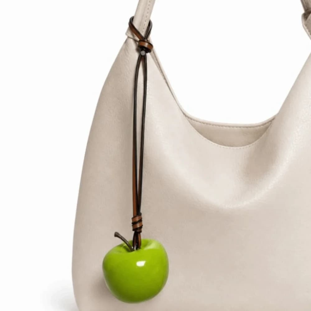 Portachiavi con Frutta Rossa, Ornamento per Auto, Ciondolo per Borsa con Chiusura a Cuore, in Resina, Leggero, con Perle Finte, per Feste e Vacanze
