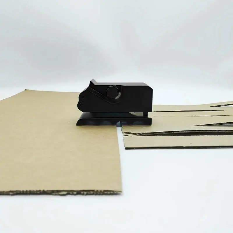 Taglierina Portatile per Cartone, Strumento Creativo e Carino per Realizzare Tiragraffi per Gatti, Taglierina per Cartone Stampato