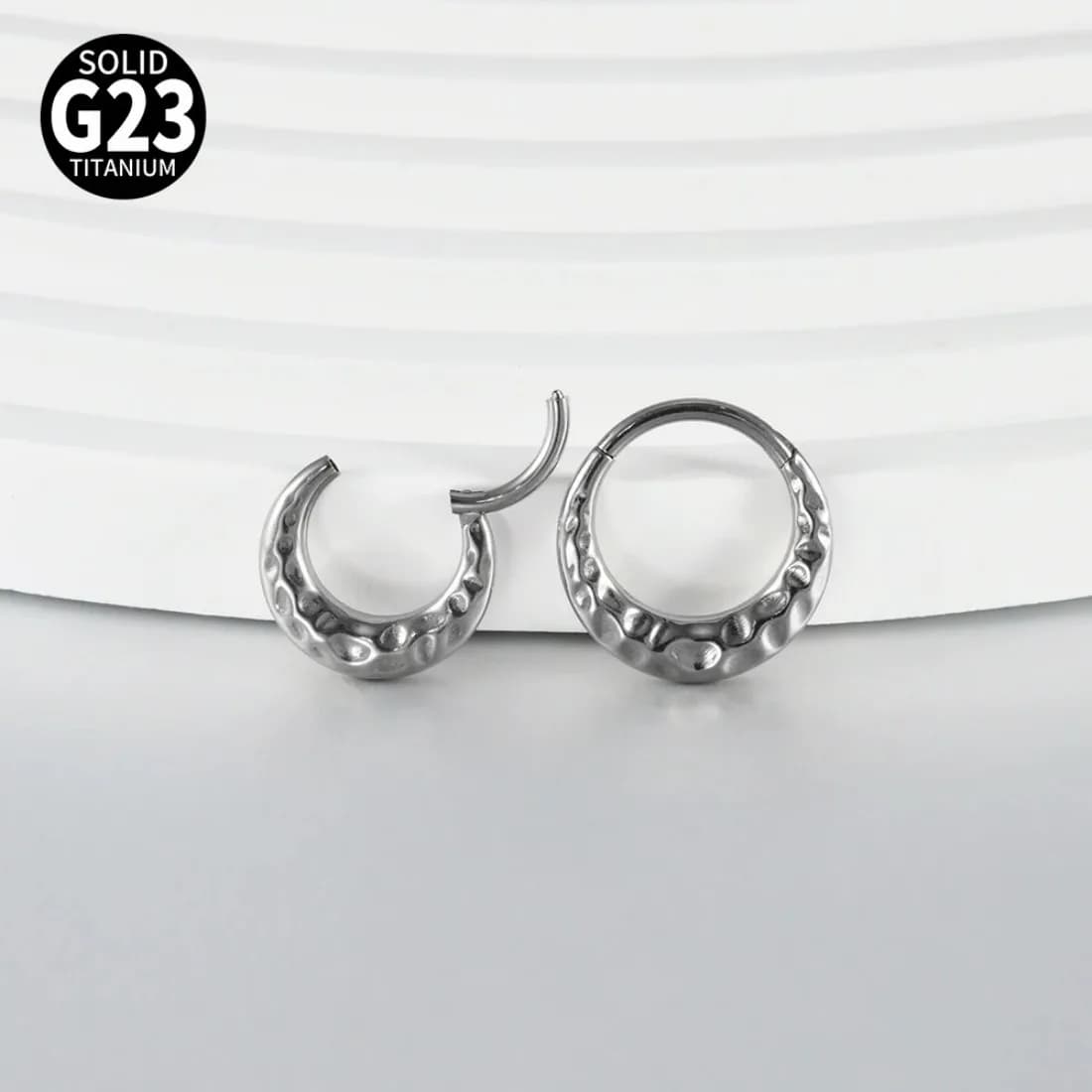 1pcs / 2pcs Punk Titanium Concave & Convex Crater Luna Settmo Piercing Clicker Naso Anelli 16G Segmento Cartilagine Daith Anello Orecchino