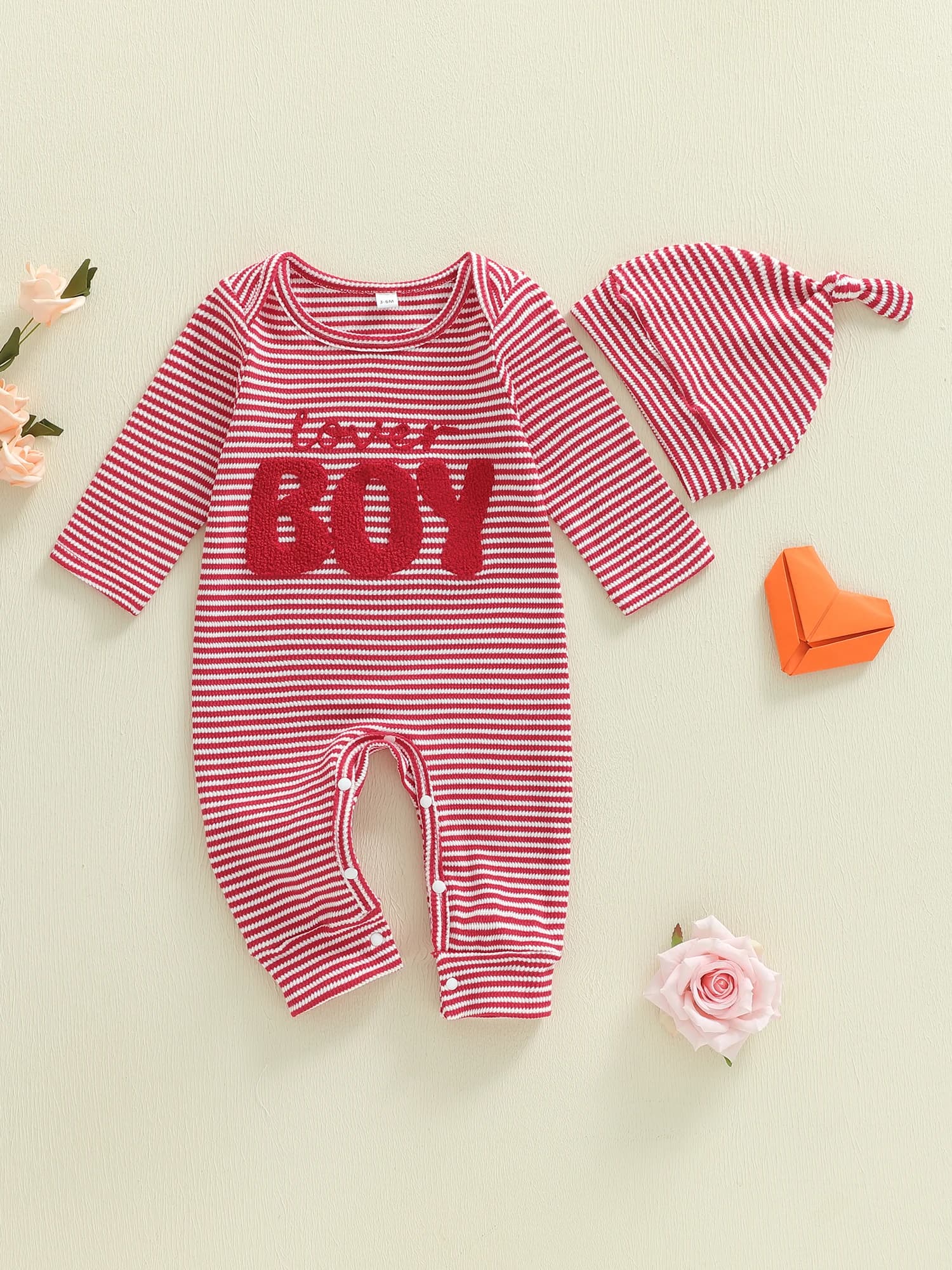Children's suit for Valentine's day with red heart print, long sleeve, round neck, with hat and matching socks