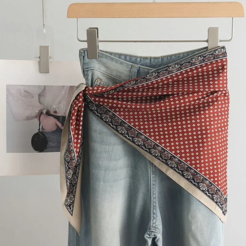 2026 Stacked Wear twill Triangle Scarf Waist Tie Triangular Shape Versatile Decorative Headscarf Neck Tie Stylish Layering