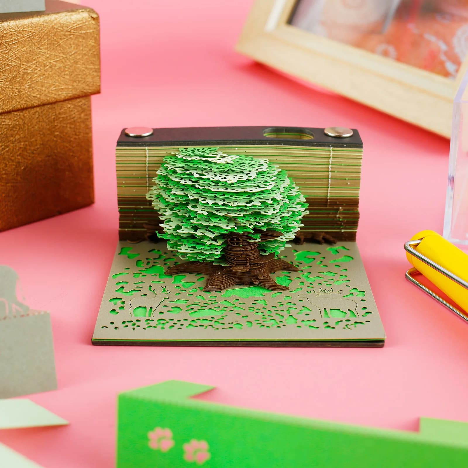 3D Desk Note Pad 115 Pages Creative Tree Memo Pad with Pen Holder DIY 3D Paper Carving Art for Home Desktop Decoration Gift
