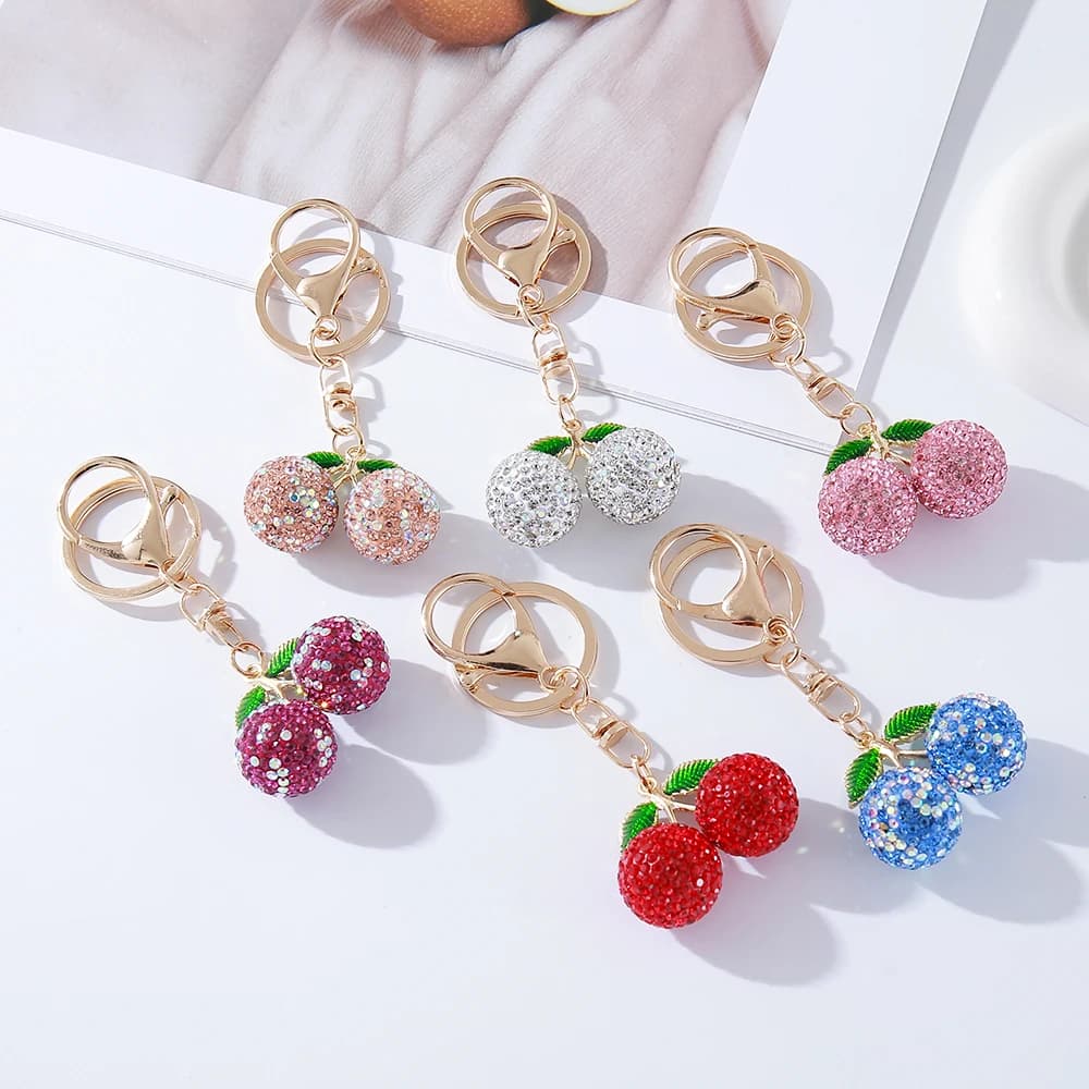 Portachiavi con Ciliegia Interamente Decorata con Strass, Portachiavi per Coppie, Piccolo Ciondolo Decorativo per Ragazze, Anello Portachiavi per Auto, Ciondolo per Borsa Studenti