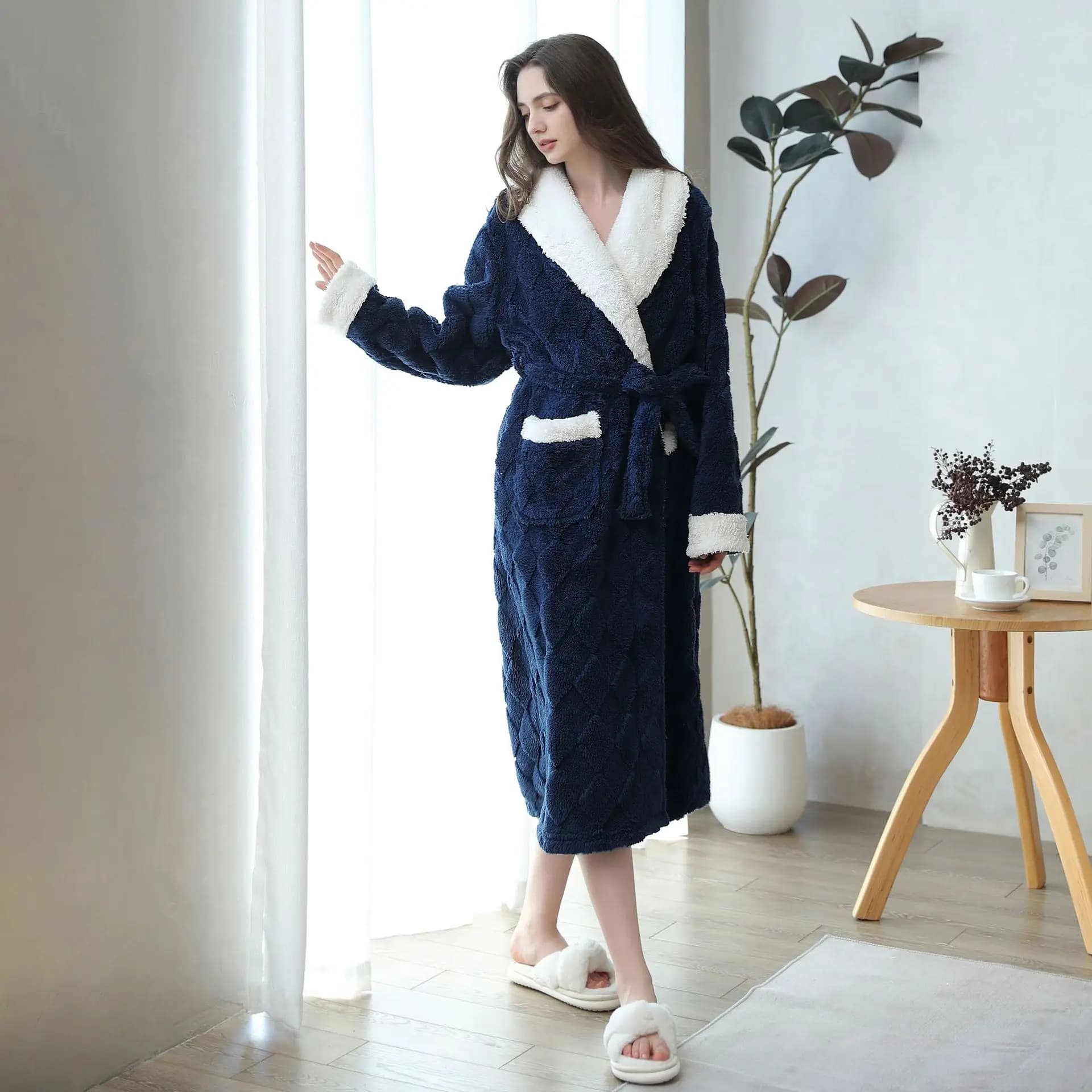 Accappatoio lungo da donna Accappatoio Confortevole camicia da notte in flanella con cintura Autunno Inverno Caldo pile Risvolto Coppie Indumenti da notte Nuovo abito