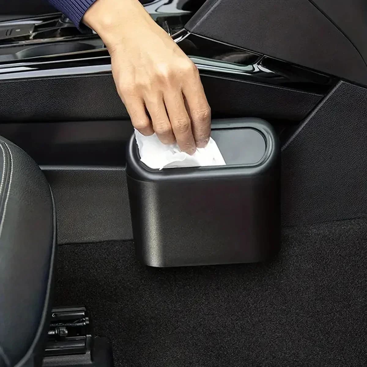 1pc-Car Trash Bin Appeso Veicolo Spazzatura Custodia per la polvere Scatola di immagazzinaggio Pressa in plastica Pattumiera quadrata Tipo di forniture per auto