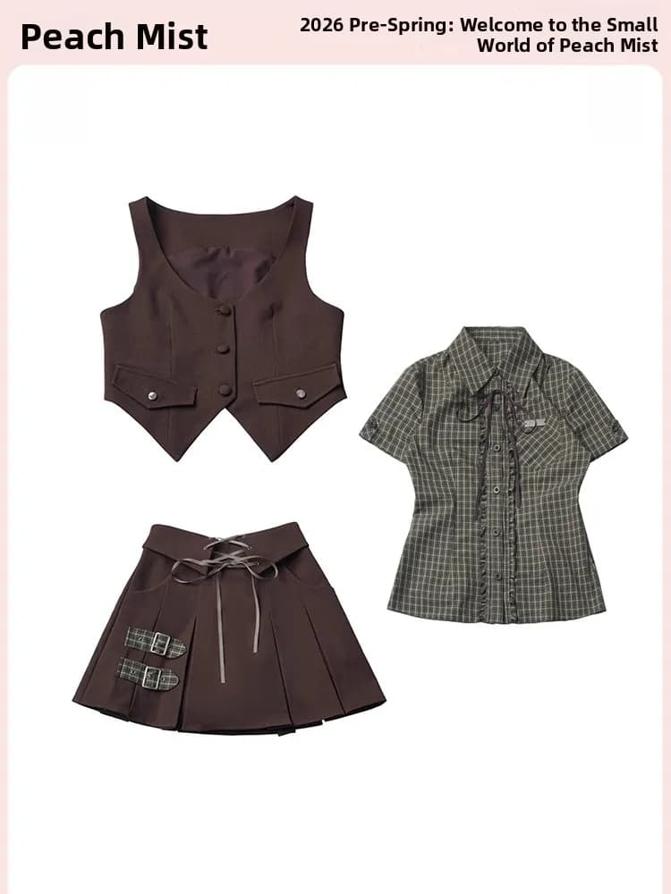 Completo Tre Pezzi Estivo 2026: Camicia a Maniche Corte a Quadri Verdi, Canotta e Gonna con Cintura - Stile Dolce e alla Moda per Lavoro e Appuntamenti