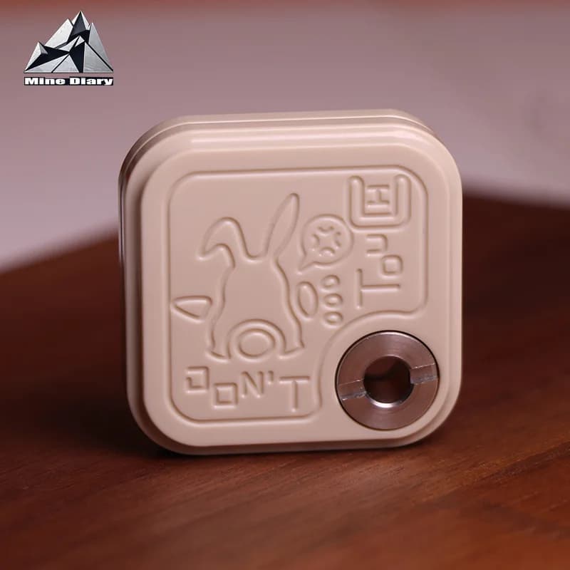 Romanzo PEEK Rabbit EDC Side Push Card Fidget Toy Fidget Spinner Cursore antistress per TDAH Ansia Desktop da ufficio