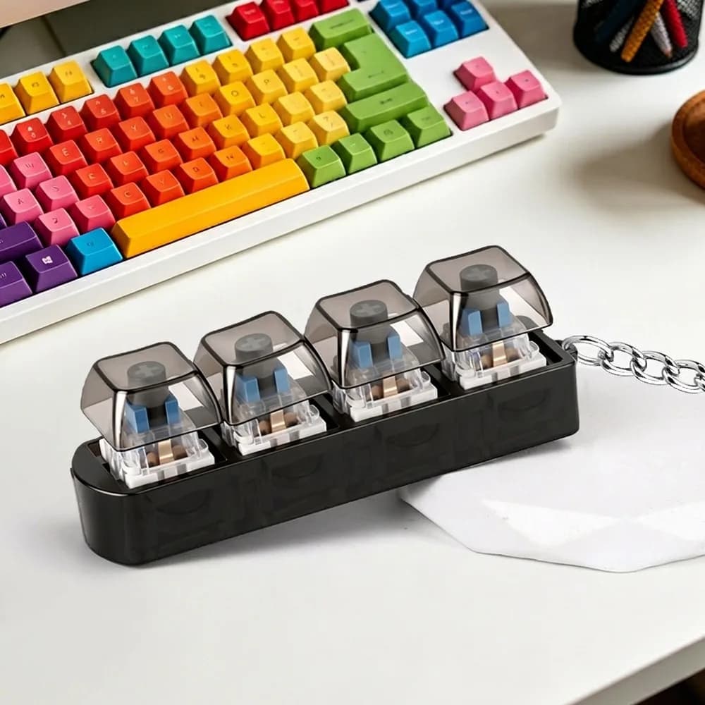 4 Keys LED Keyboard Keychain Crisp Clicky Press Feeling Transparent Mechanical Switch Keyboard Wear-resistant Novelty