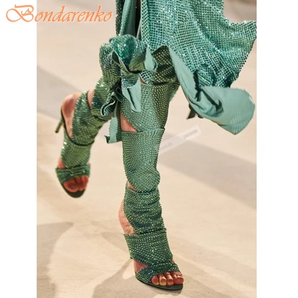 Sandali con borchie in cristallo Stivali Open Toe Solid Bling Taglio cavo Tacchi a spillo Stivali lunghi estivi Scarpe da donna con fascia elastica