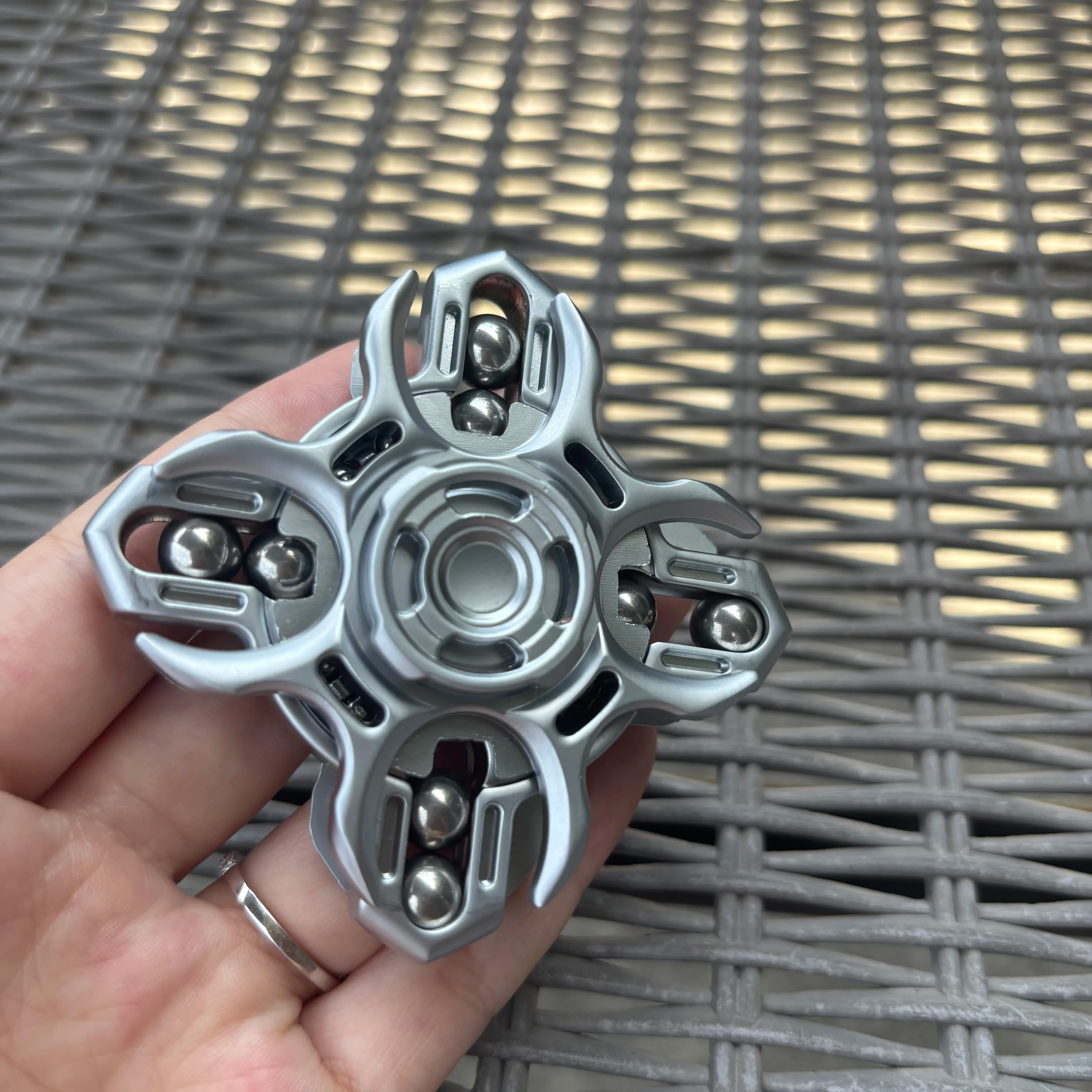 Fidget Spinner EDC Spinner a mano Collegamento bifacciale Giocattolo antistress Sollievo dallo stress Concentrazione TDAH Giocattoli agitati per adulti