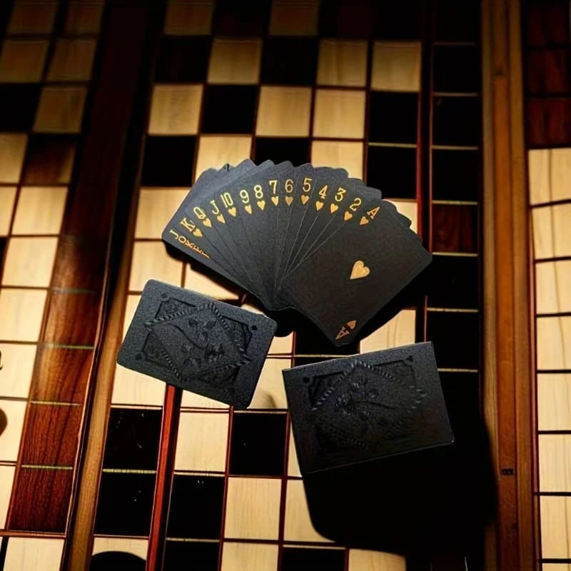 Colore Nero Oro Carte da gioco Gioco di carte Gruppo Tuta da poker impermeabile Pacchetto magico Dmagic Gioco da tavolo Collezione regalo
