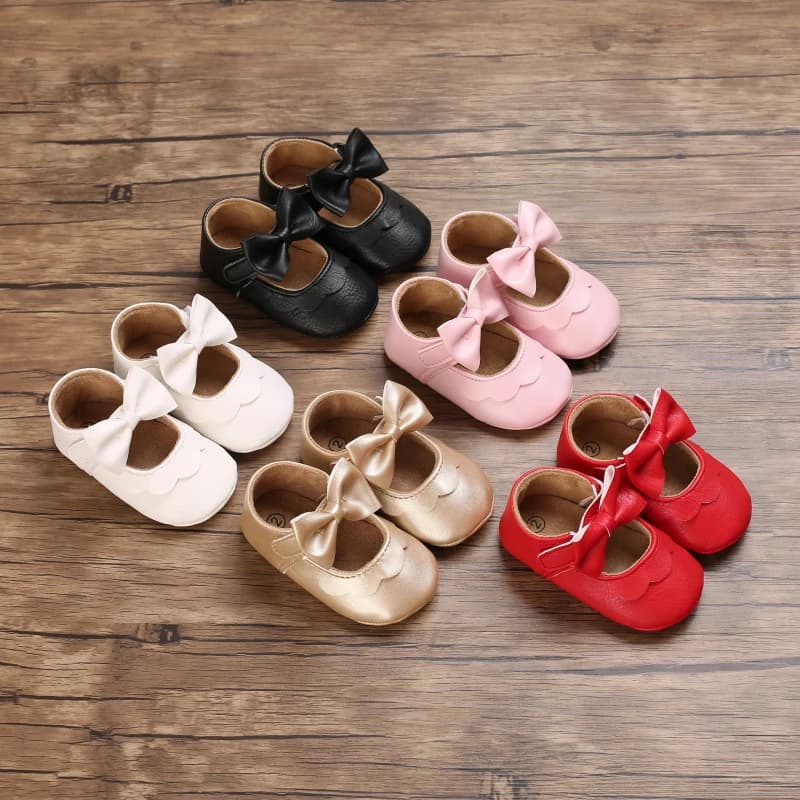 Scarpe Mary Jane alla moda e carine con fiocco per giovani donne: suola morbida, comode, chiusura, motivo geometrico, perfette per la scuola e