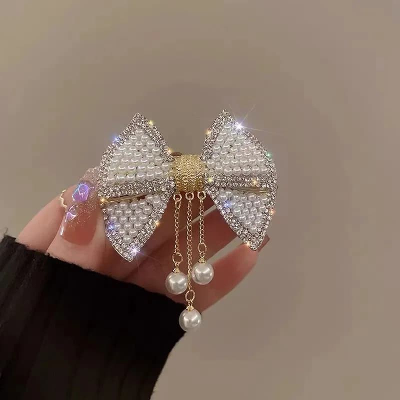 Nuova fermaglio per capelli da donna, imitazione perla e strass, accessorio per capelli di lusso leggero e di alta gamma.