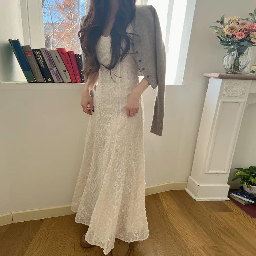 Abito romantico primaverile con scollo a V, design in pizzo con ricami elaborati, senza maniche, con spalline, abbigliamento casual in stile coreano per donna