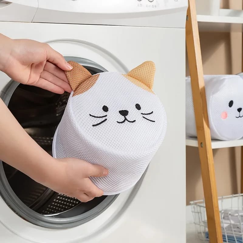 Anti-deformation laundry bag with animated drawings, underwear and bras care bag, embroidered underwear bag, laundry bag for home use