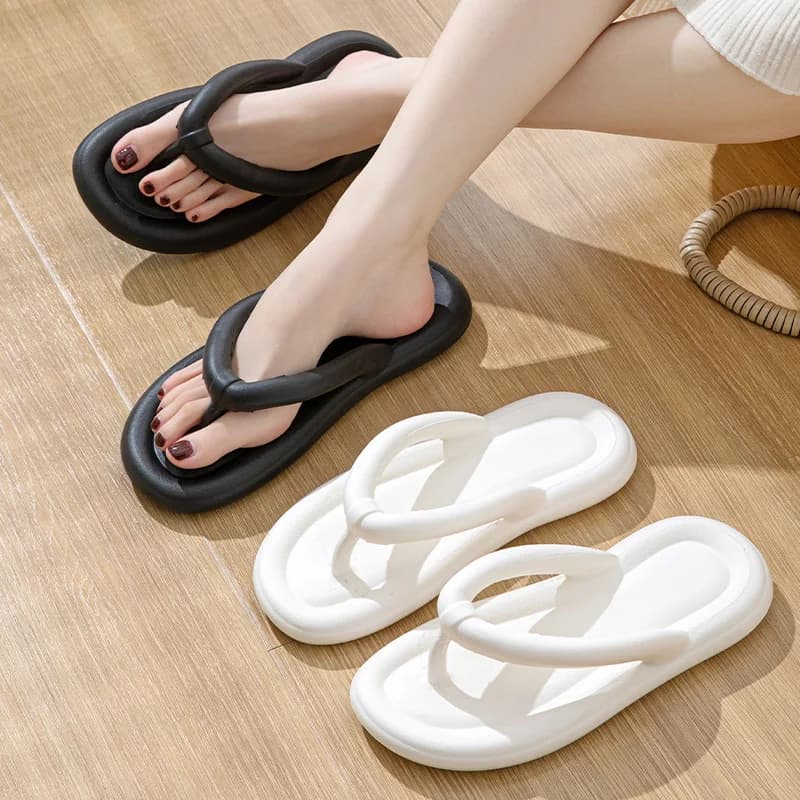 Infradito da donna con suola morbida in EVA 2024 Pantofole da spiaggia antiscivolo da donna Scivoli da bagno con punta a clip con plateau spesso