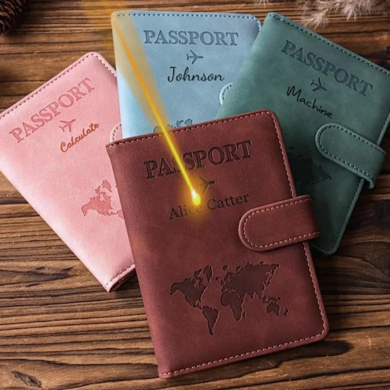 Custodia per passaporto da viaggio personalizzata - Custodia porta passaporto con nome inciso da donna e uomo, regalo perfetto per il compleanno, il suo Natale