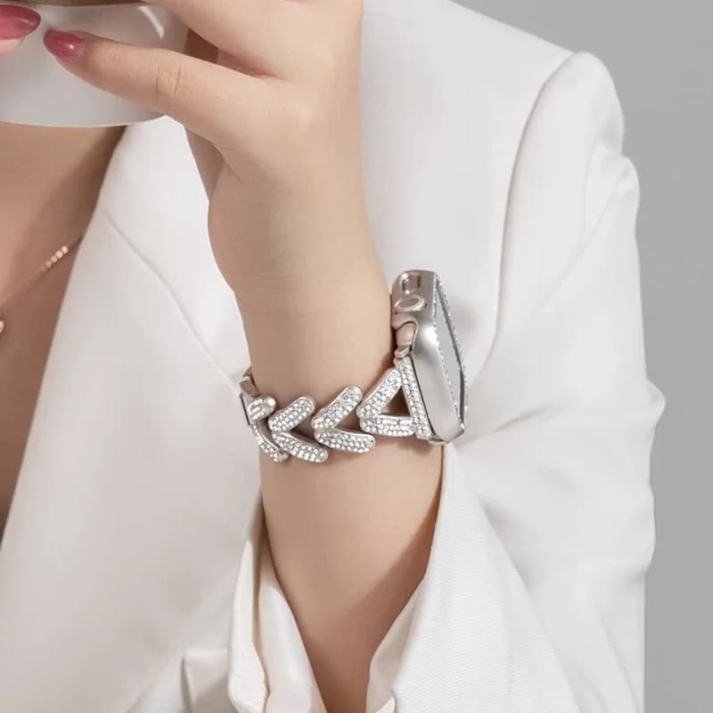 Cinturino in metallo con diamanti per Apple Watch 10/9/8 Ultra 49/46/45/41mm Bracciale di lusso da donna Accessori iWatch