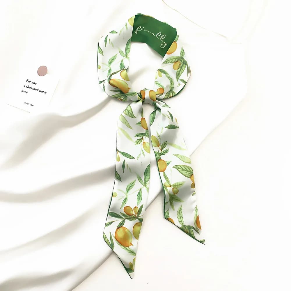 2025 Estate Nuova serie di frutta fresca Raso simile alla seta Piccolo nastro Fascia per capelli da donna Borsa da braccio Sciarpa Sciarpa di seta in twill Fascia per capelli