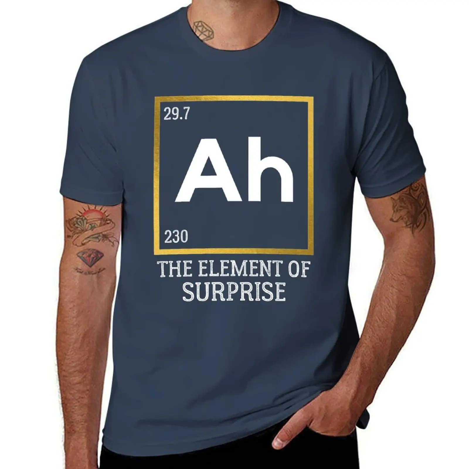 Ah, l'elemento della sorpresa, maglietta con la tavola periodica della scienza, maglietta con design semplice e stampa