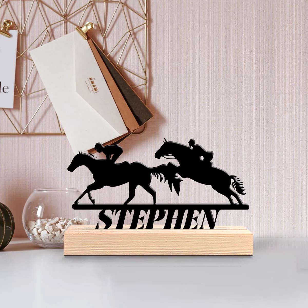 1pc Metal Desktop Ornaments and Decorations Customizable Name Equipped with Wooden Base Art Decoration, Desktop Decoration