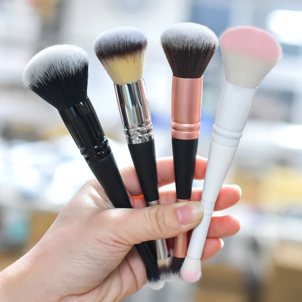 Pennelli per trucco professionale 2 in 1 a doppia testa Pennello per fondotinta Correttore Evidenziatore Pennello per fard in polvere Strumenti per trucco di bellezza