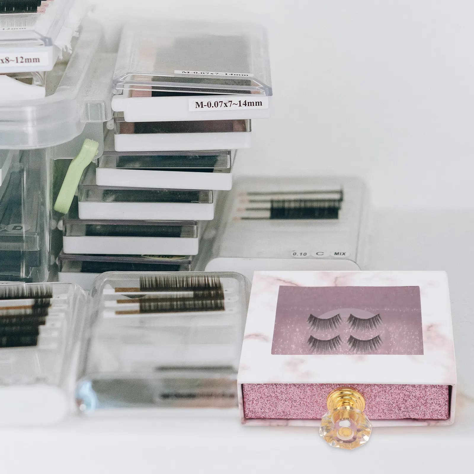 1 Piece Empty Eyelash Box in Card, Square Wallet Container for Fin Eyelashes with Transparent Window
