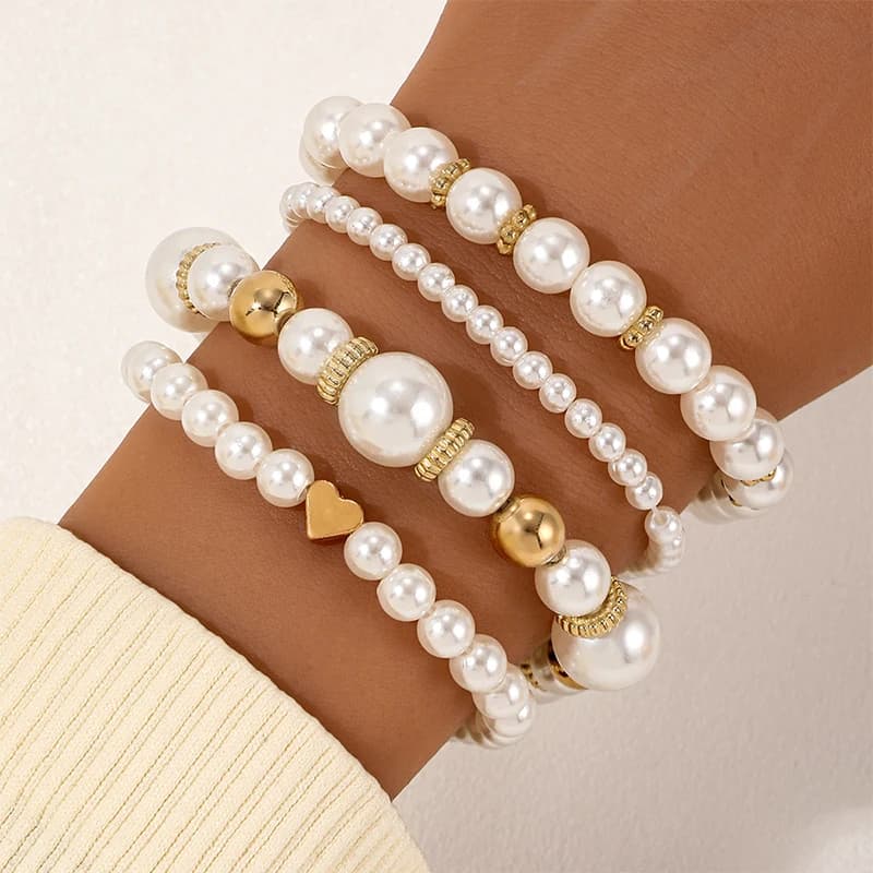 Set di braccialetti con perline di perle alla moda da 4 pezzi per le donne, perline, braccialetto a catena elastica regolabile, regalo di gioielli per feste di lusso femminile