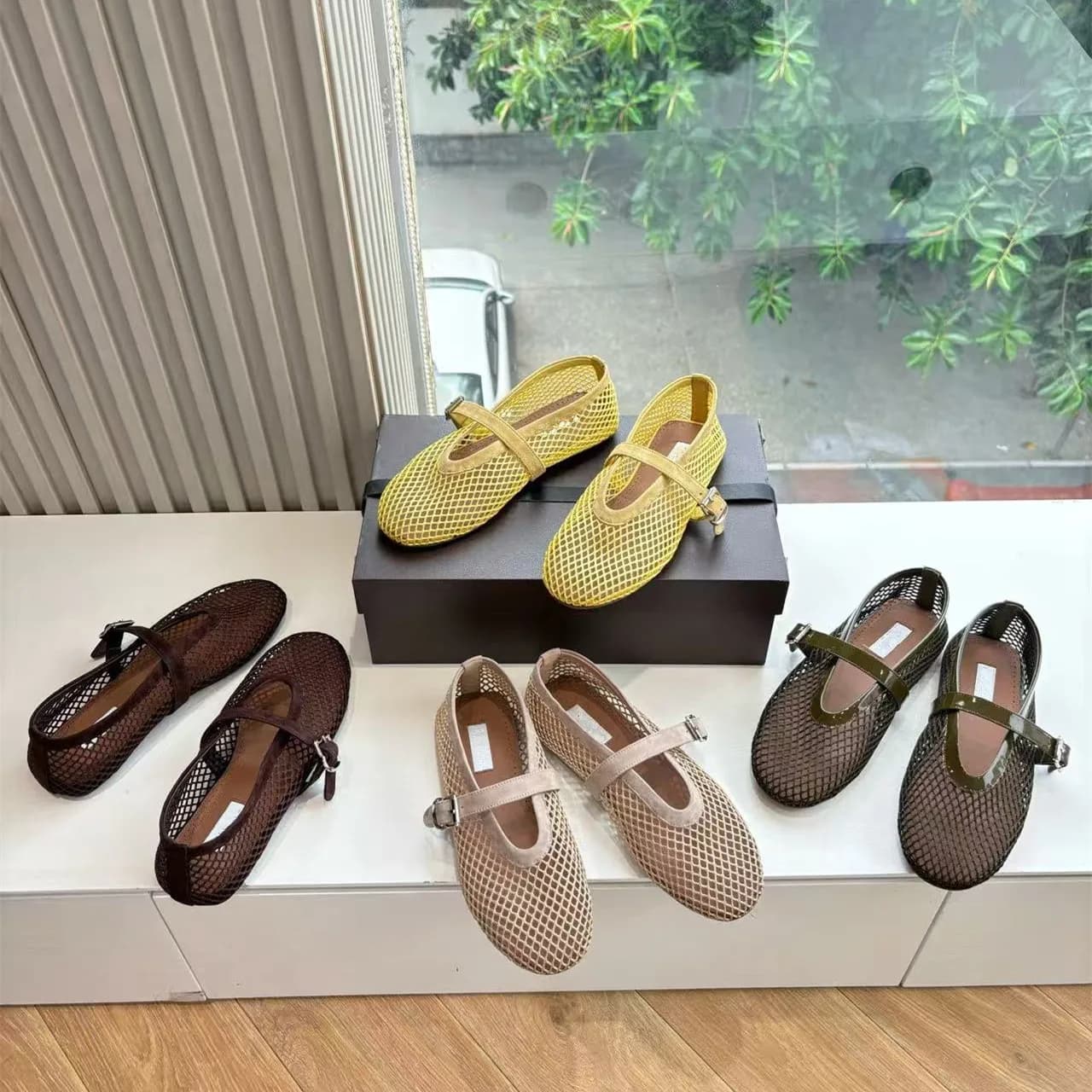 Luxury Designer Knitted Mesh Hollow Single Shoes for Women 2026 New Summer Fishing Net Flat Bottom Strap Mary Jane Single Shoes