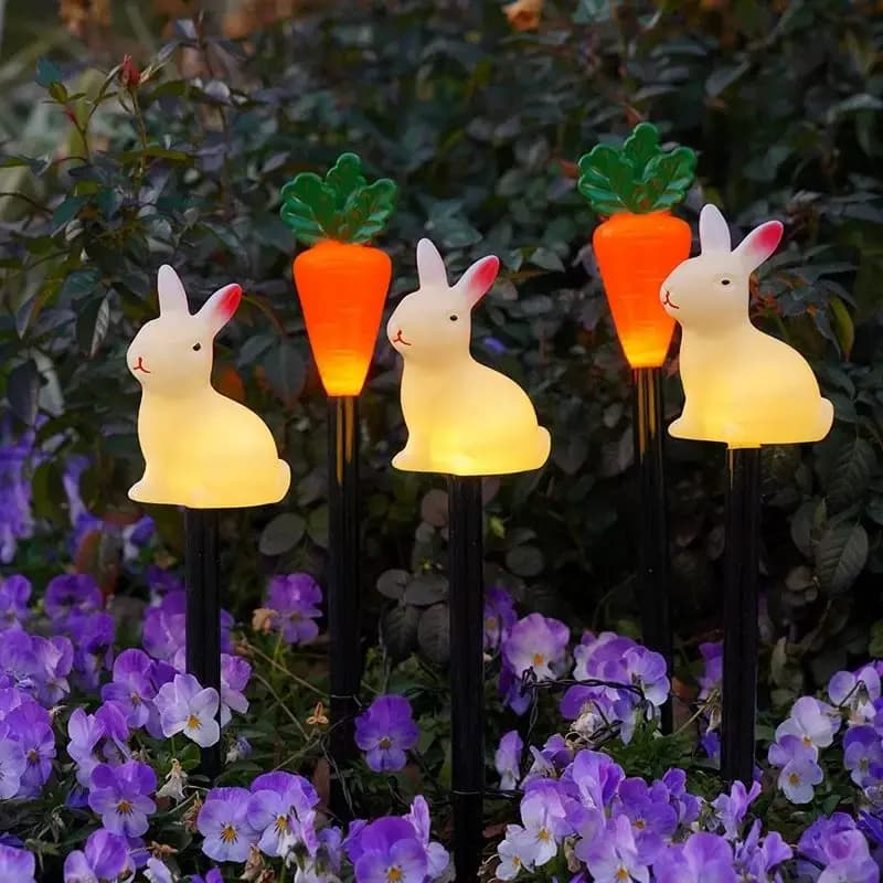 Decorazione esterna pasquale, coniglio solare, ravanello, uovo, luce da pavimento, cortile, giardino, prato, disposizione dell'atmosfera