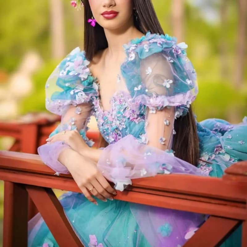 colore chiaro Abito Quinceanera Pizzo Tull glitter decalcomania Coda lunga fiore 3D Fiocco abiti da 15 Quinceanera Personalizzato