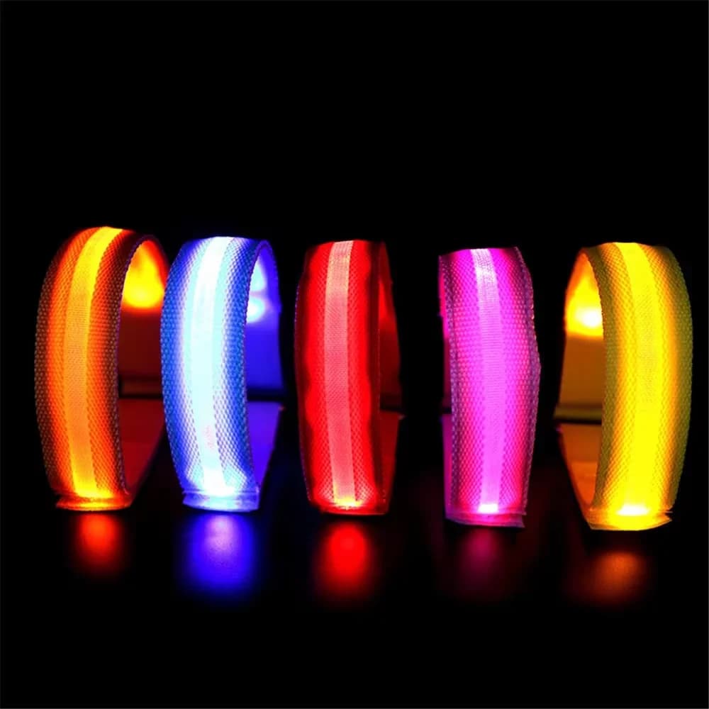 Braccialetto Luminoso Ricaricabile, Lampada da Braccio, Fascia LED Lampeggiante per Bambini, Bracciale di Sicurezza Antifurto per Corsa Notturna Accessorio Luminoso per Esterni