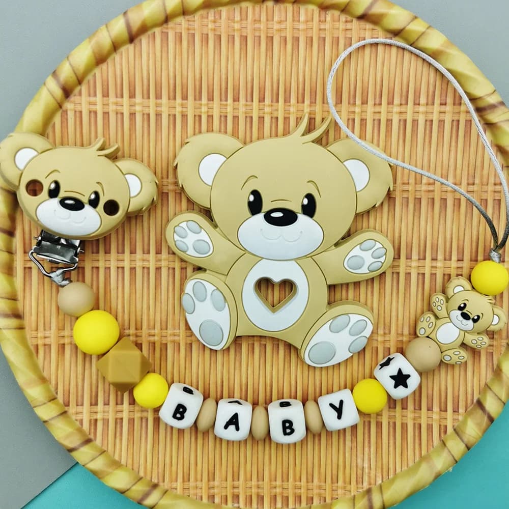 Nome della lettera in silicone russo inglese personalizzato Baby Bear Perline in silicone Ciondolo Ciuccio Clip Catene Massaggiagengive Regali giocattolo Kawaii per bambini