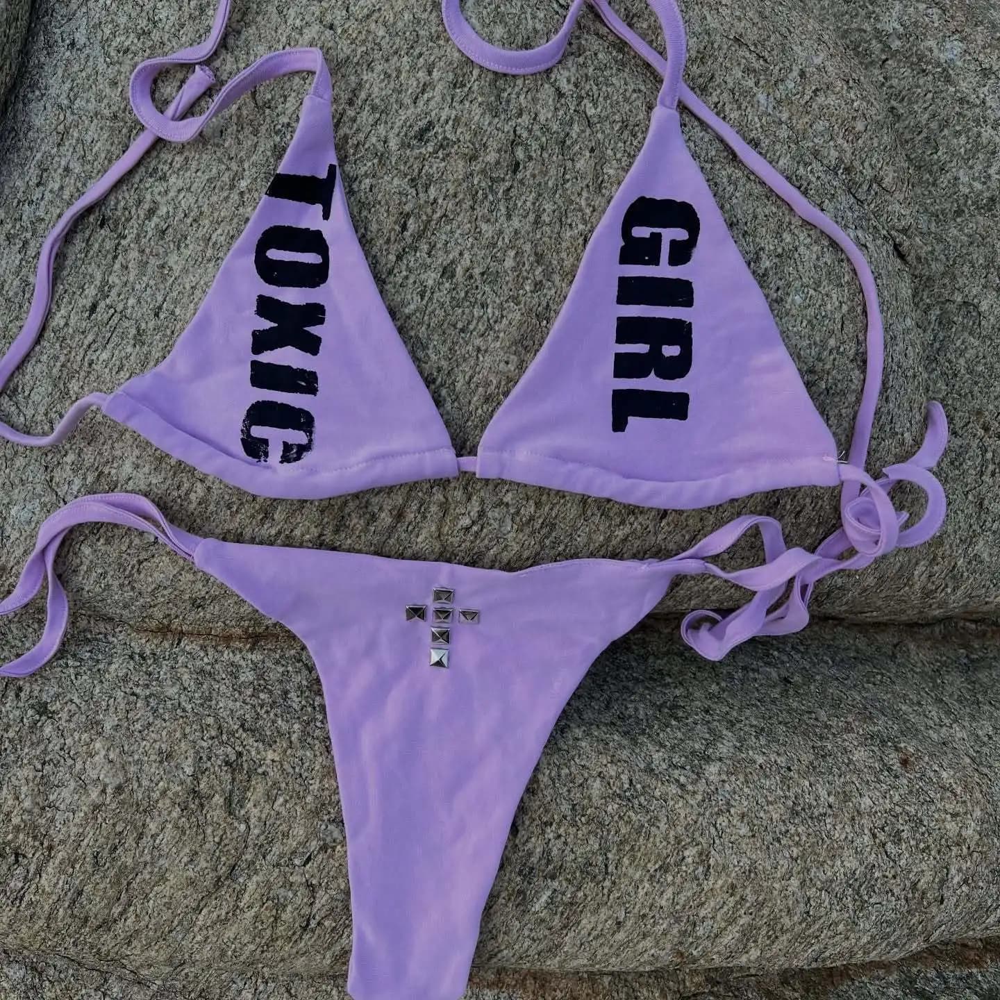 Costume da bagno a bretelle con strass incrociati, stampa creativa con lettere viola, stile europeo americano, alla moda, per feste, stile Spice Girl