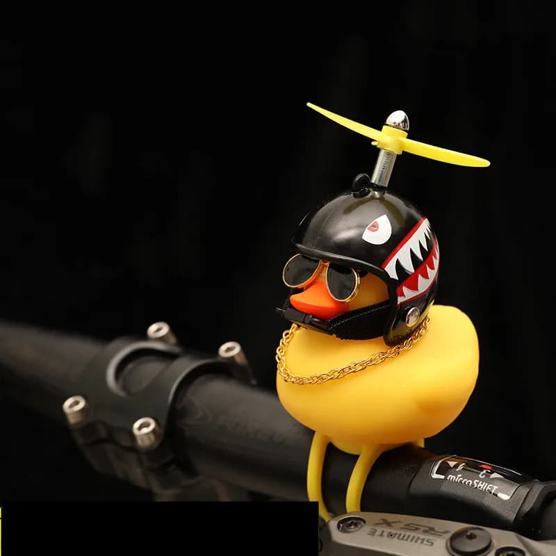 Corno per Bicicletta a Forma di Anatra con Casco da Squalo e Elica, Anatre in Gomma Squeaky per Bici, Decorazione per Cruscotto Auto
