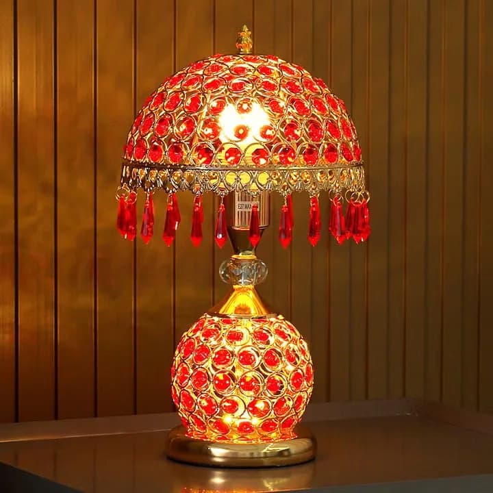 Lampada da scrivania europea camera da letto regalo di nozze romantico lampada everbright calda e creativa semplice lampada da comodino moderna per matrimonio rossa