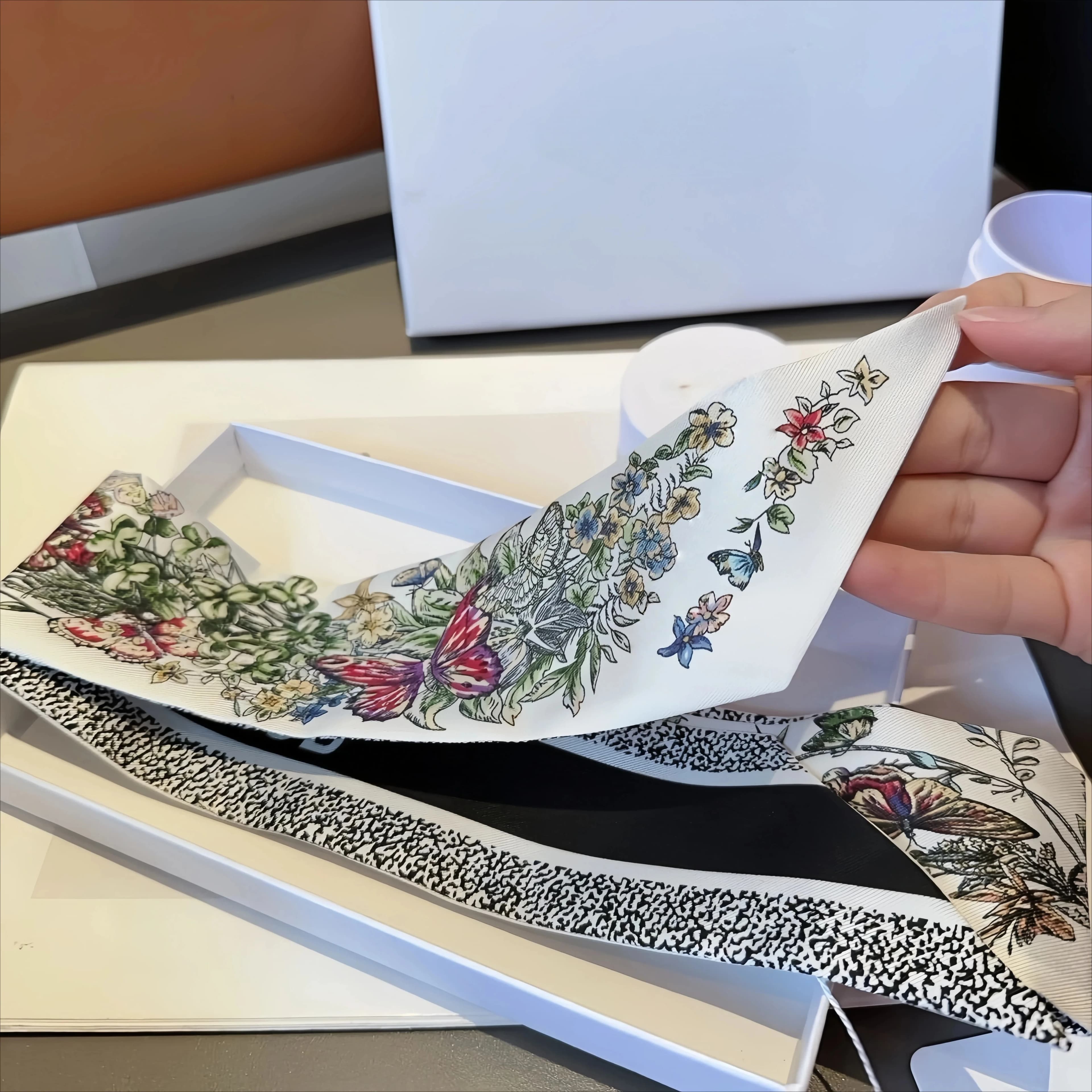 Luxury Silk Scarves Versatile Print Women's Neck Scarf Retro Decorative Hairband Ribbon Hairband Bag Wrapping Decoration Ribbon
