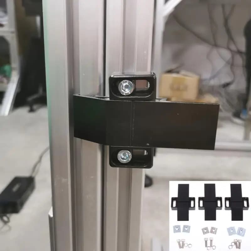 Parti di fissaggio del telaio della serratura con cerniera per porta in lega di alluminio nera adatte per profilo in alluminio standard europeo 3030 4040 4545