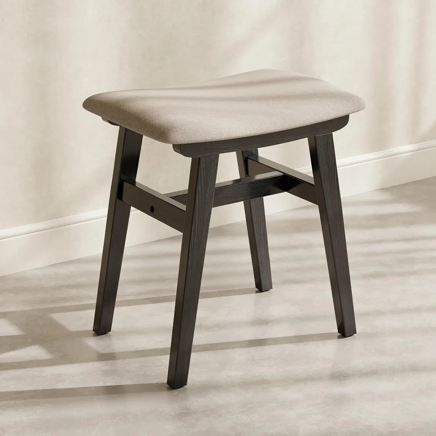 Solid wood toe stool, compact makeup chair with pillow, high bounce sponge seat covered in linen