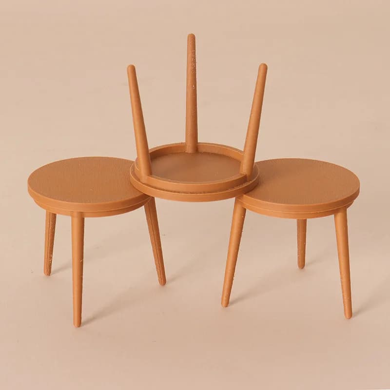 Set di 3 Sgabelli a Tre Gambe in Miniatura Scala 1:12, Modello con Seduta Rotonda in Stile Legno, Accessorio Decorativo per Micro Scene