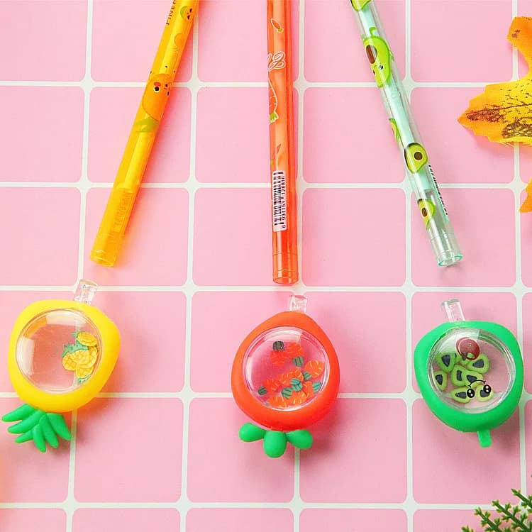 Set di penne Gel con paillettes di frutta creativa da 60 pezzi Set di cancelleria per studenti di alto valore penna a base d'acqua firma a forma di carota di Avocado