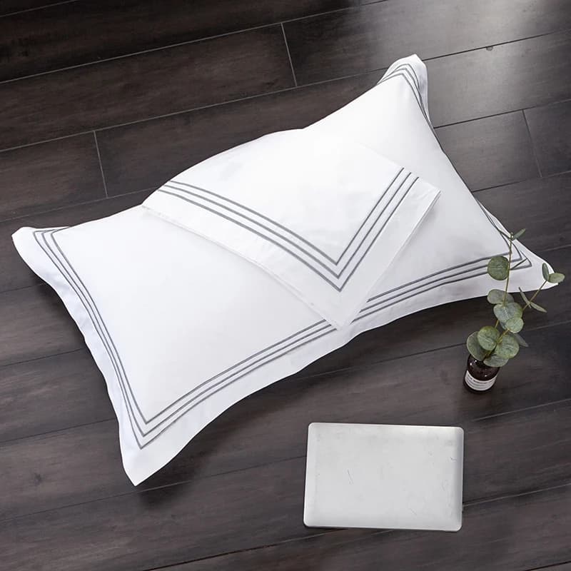 2pcs/Set Luxury 100% Egypt Cotton Embroidery 5 stars Hotel Pillowcases pillow cover White pillow case one pair 50*80 55*85cm