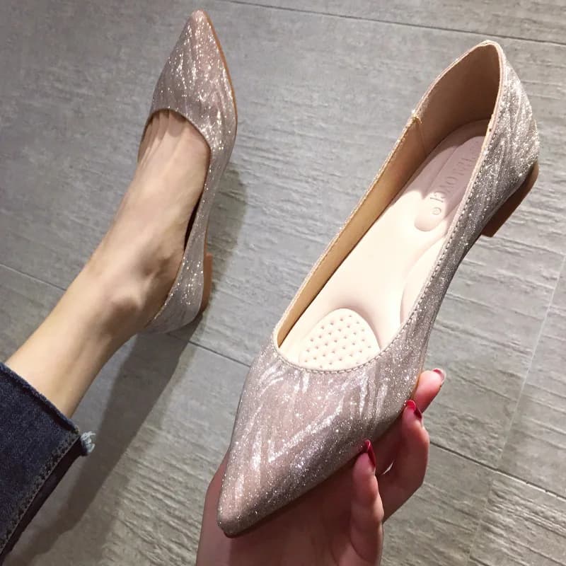 Fashionable Champagne Flat Shoes Spring 2025 New Bridal Wedding Shoes Pointed Maiden Bridesmaid Large Casual Women's Shoes