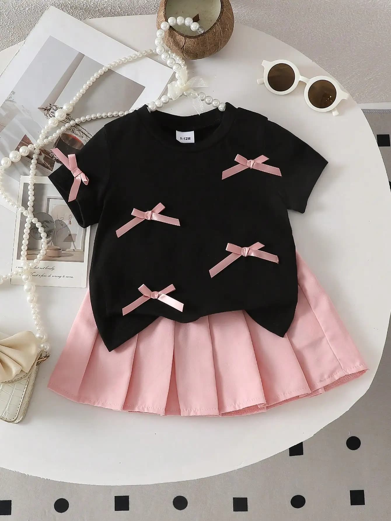 Two-piece baby girl 3D bow casual T-shirt and pleated skirt set for outdoor adventures, sweet and cool style, adorable and stree