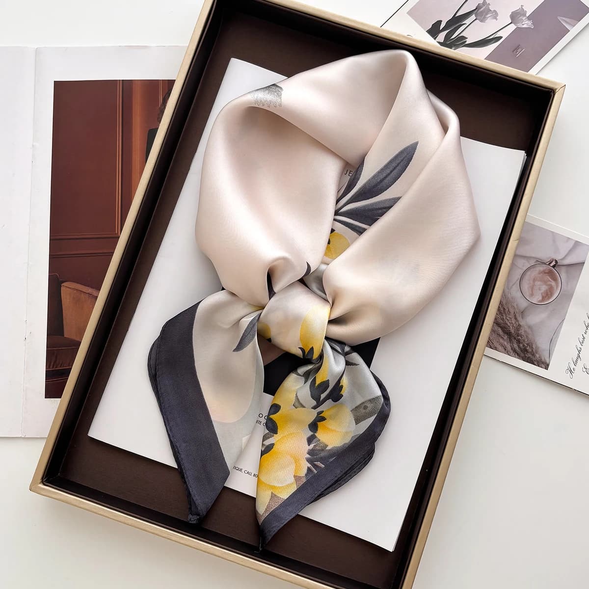 Sciarpa quadrata di lusso da 70 cm per donna Borsa elegante Nastro da donna Fascia per capelli Scialle da donna Fazzoletto da collo Bandane Sciarpe al collo per i viaggi